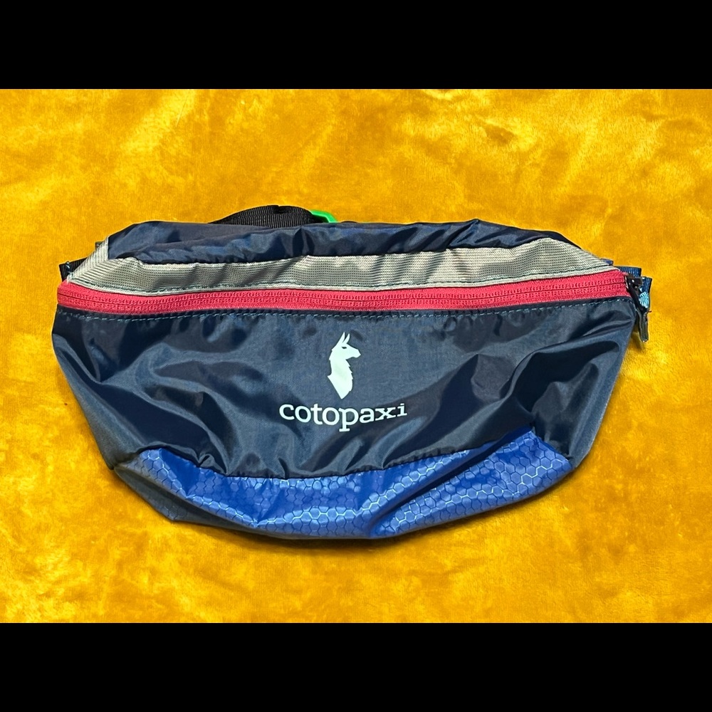 Cotopaxi Bataan Del Día Hip Fanny Pack